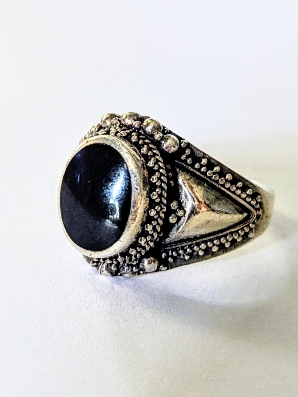 Sterling Silver Black Onyx Cabachon Bali Style Ring Sz. 7.75 925 Thailand